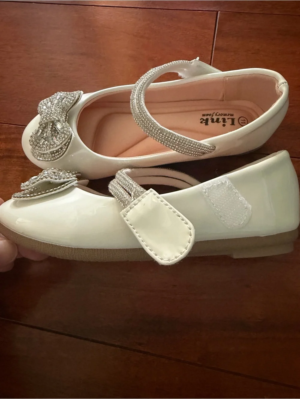 Link Ivory Dress Mary Jane Shoes with Rhinestone Bow Size 11